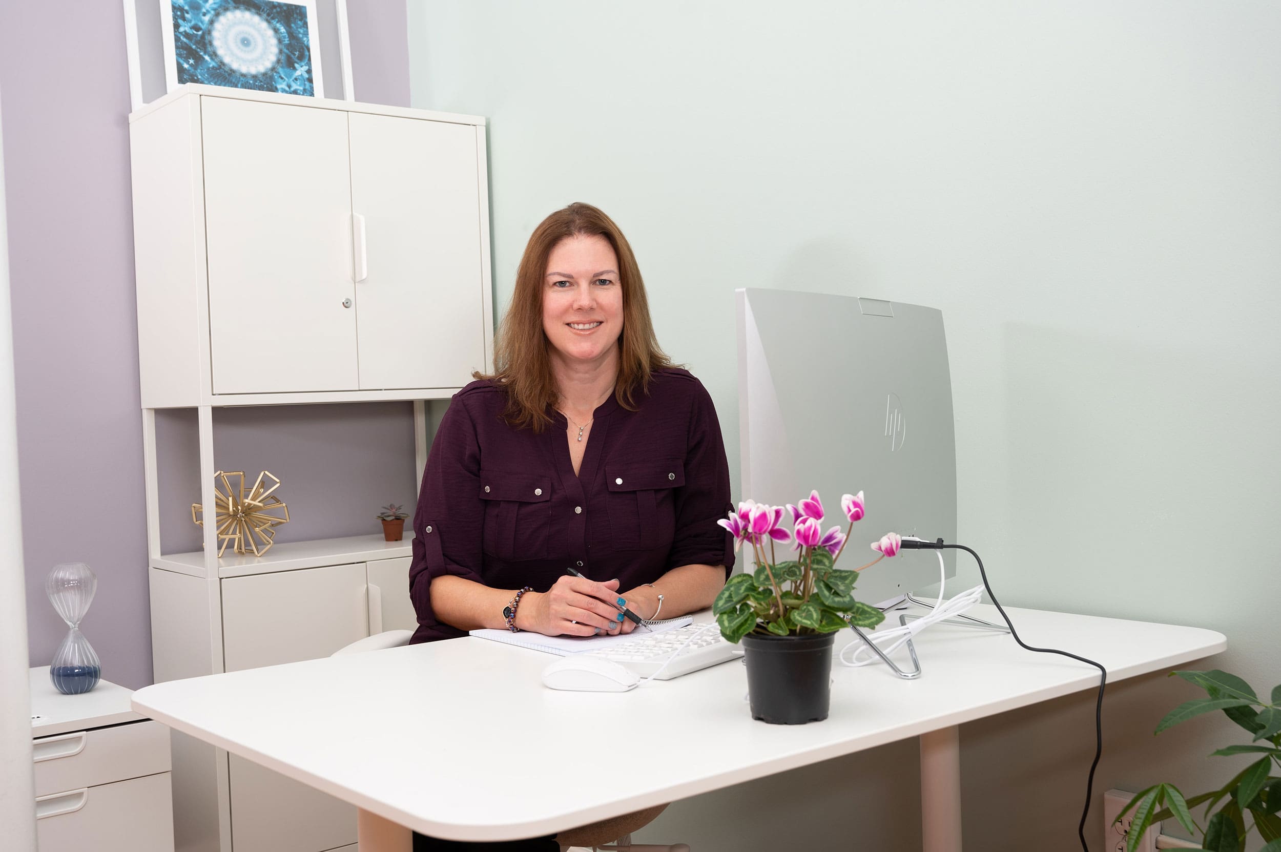 Bookkeeper For Interior Designers Mary Therese Yamamoto At Desk Landscape Bookkeeper For Interior Designers Mary Therese Yamamoto At Desk Landscape